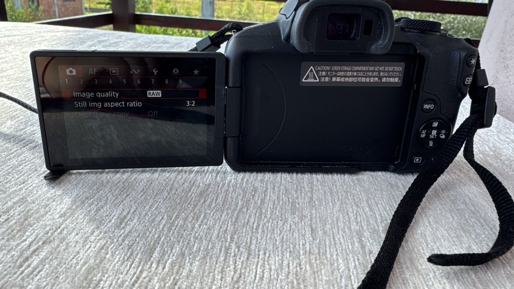 Canon r50 mirrorless