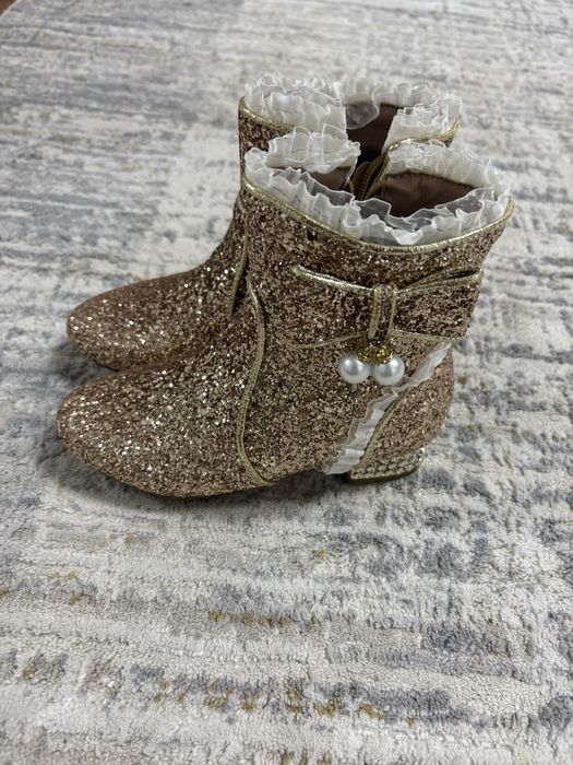 Нарядные сапоги