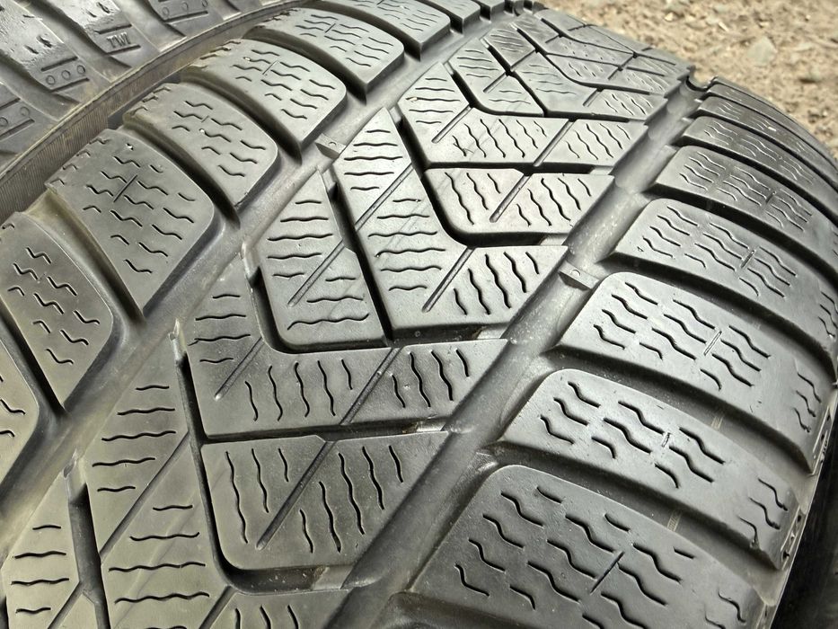 4x Anvelope Iarna 245/45 r18 Runflat - Pirelli Sotto Zero 3 RSC