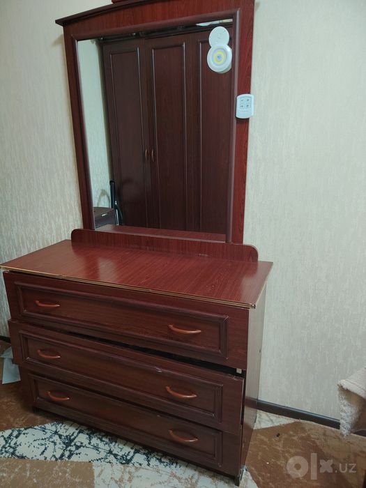 Spalniy garnitur sotiladi
