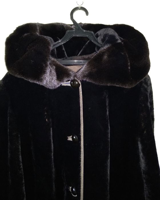 Продам мутоновую шубу МиРель