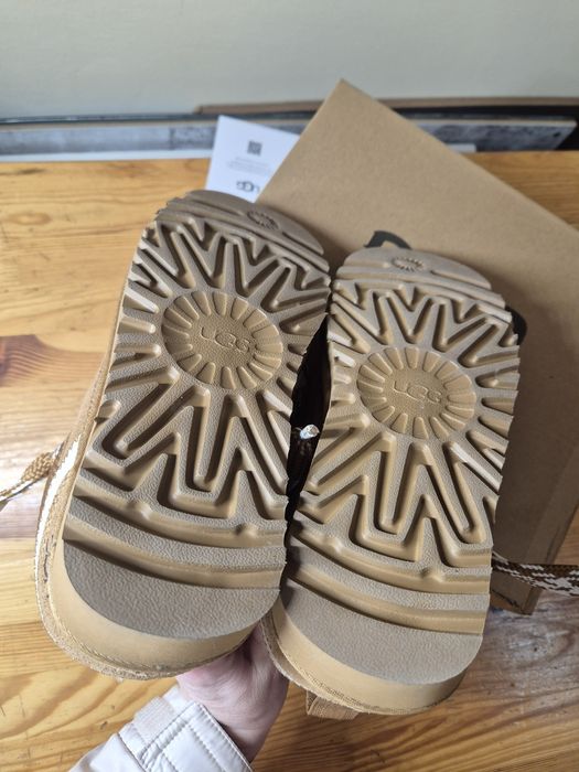 Кроссовки UGG Lowmel