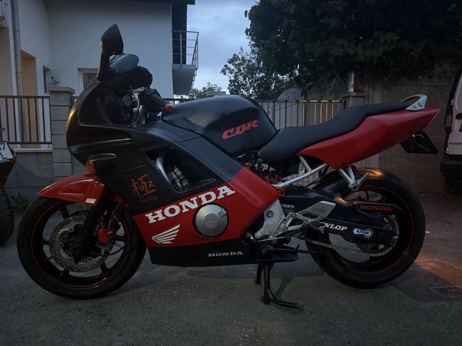 Vând sau Schimb Honda CBR 600F cu cross/enduro 125