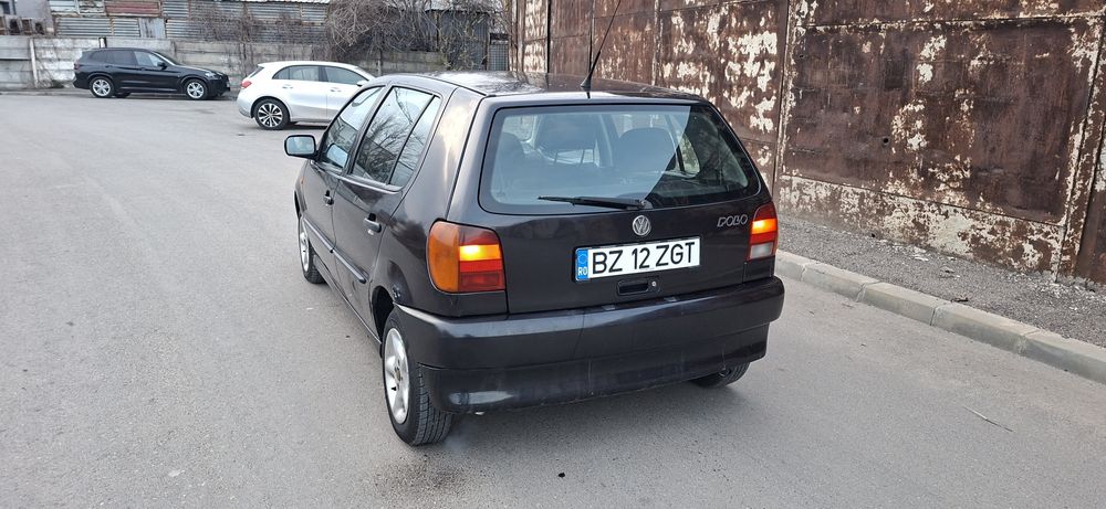 Vand sau schimb vw polo 1.1 benzina