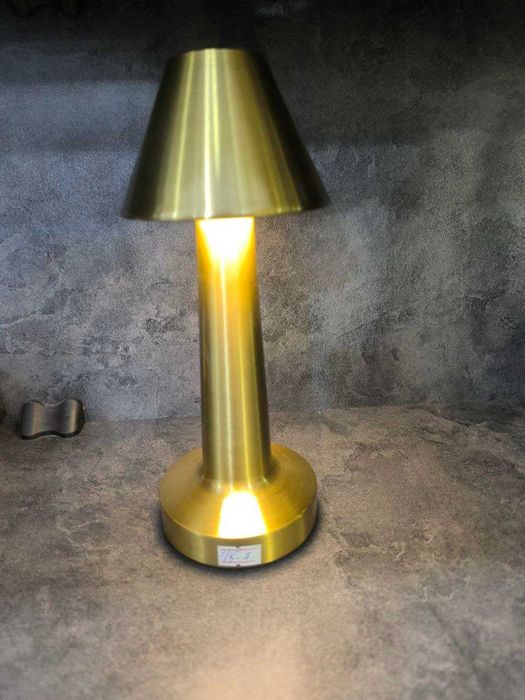 stol lampasi  настольная лампа