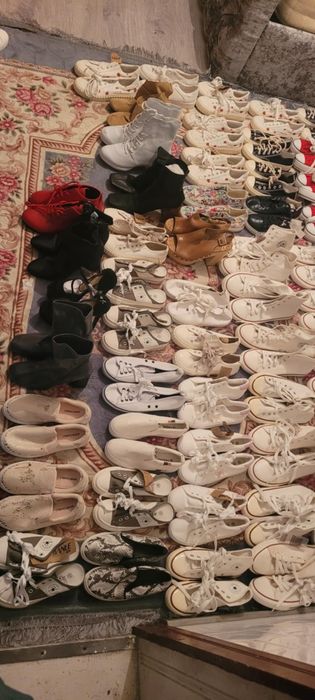 Papuci de vânzare din Anglia