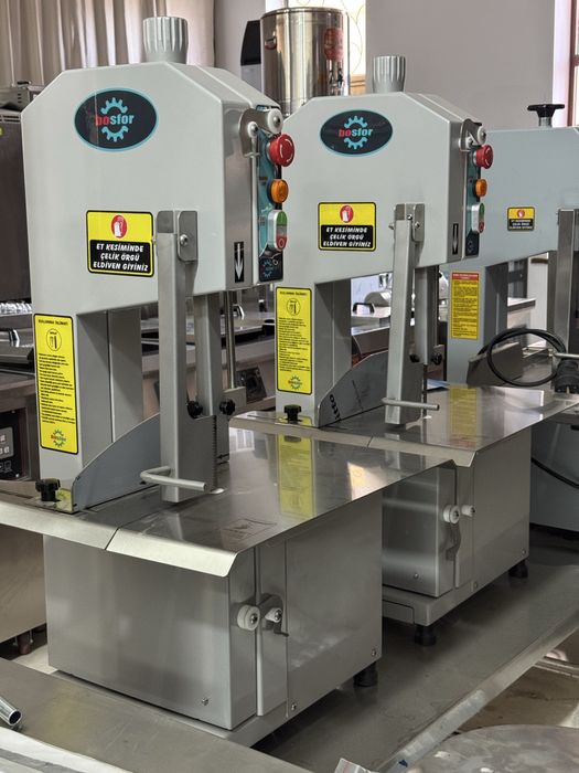 Suyak kesadigan aparat muzlatilgan gusht kesadi