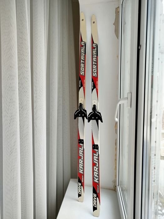 Лыжи и обувь для них