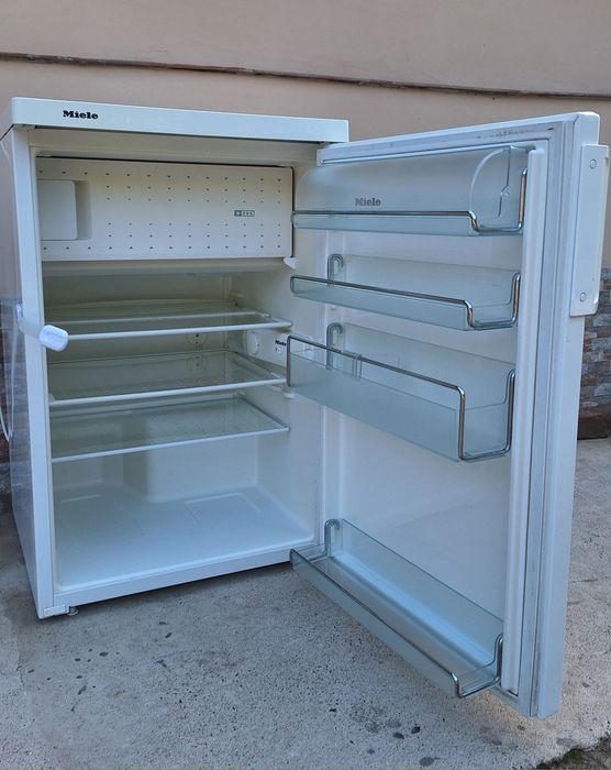 Хладилник с камера Miele