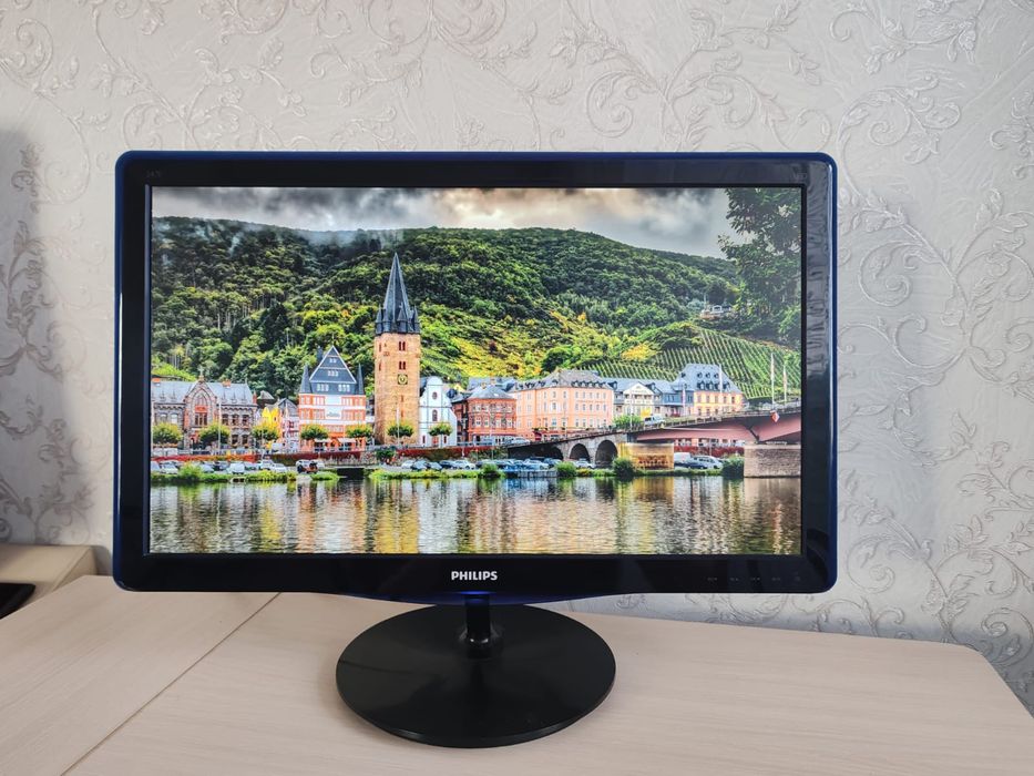 Монитор Phillips 24"