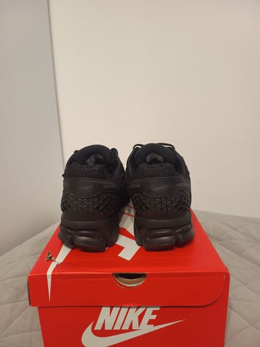 Nike Vomero 5 All Black