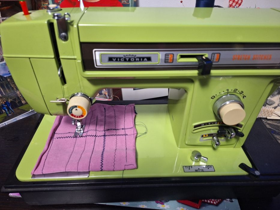 Masina de cusut victoria