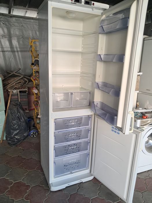 Продам холодильник БИРЮСА