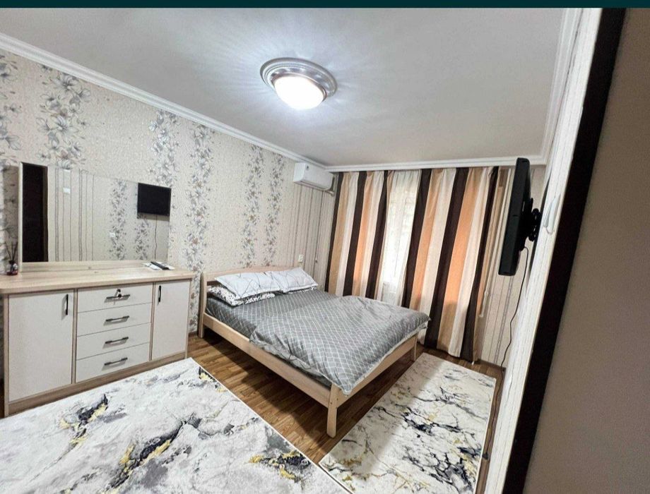 Tinchlik metro yaqinida