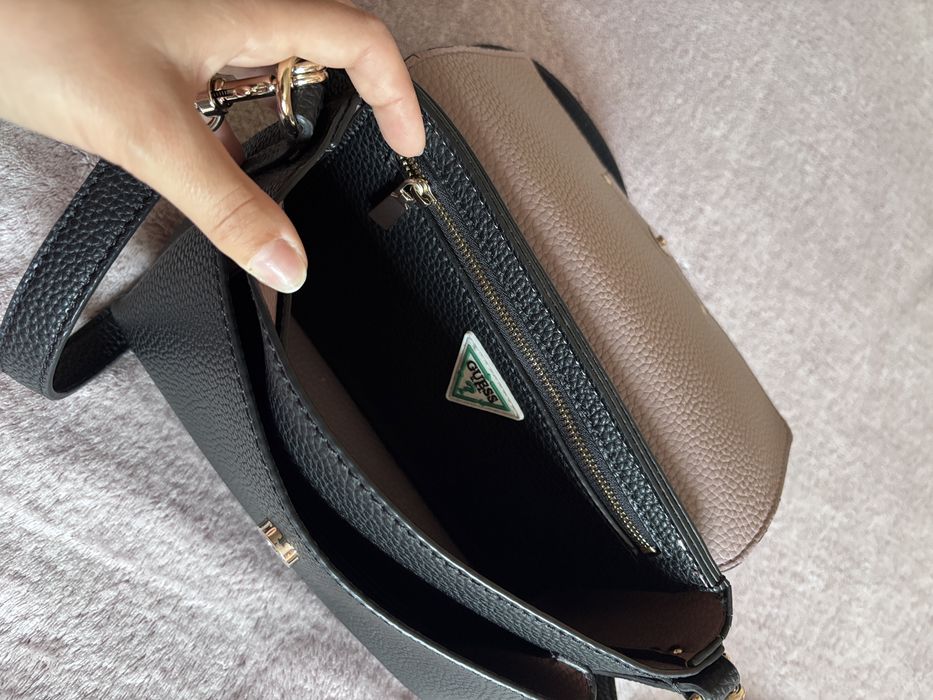 Дамска чанта Guess