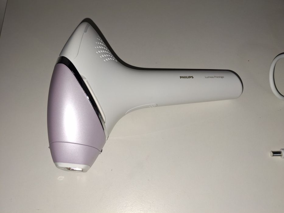 Epilator Philips Lumea BRI947