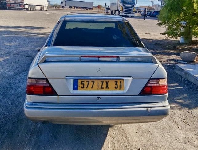 Mercedes w124 om 606