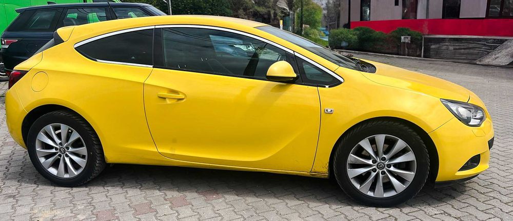 Opel Astra GTC 1.6  Turbo Sport Benzina din 2012
