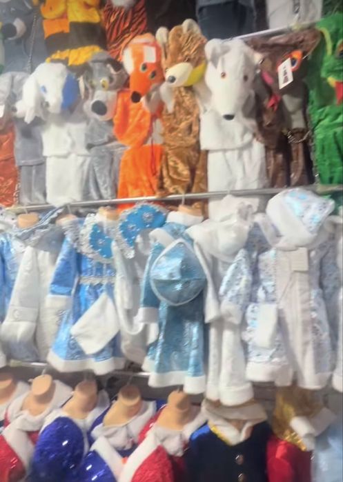 Детские новогодние костюмчики новые
