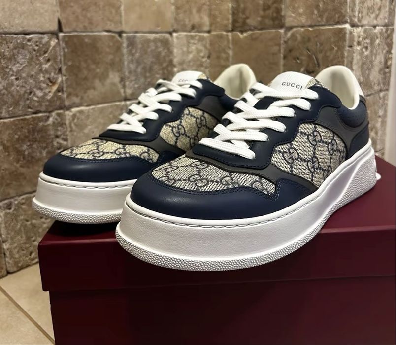 Vand gucci noi. Orice marime in stoc. Adidasii vin cu cutie