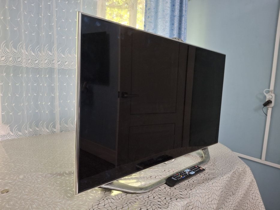 Продам смарт телевизор