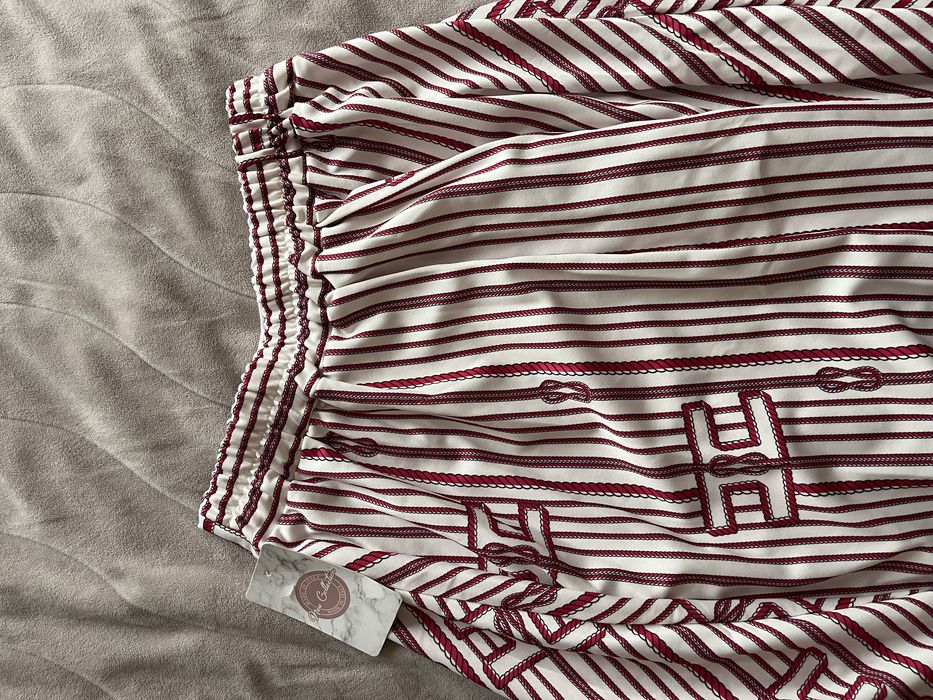 Нова пола с етикет