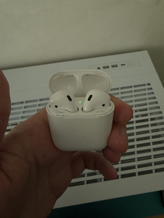 Apple Airpods 2 Gen 2