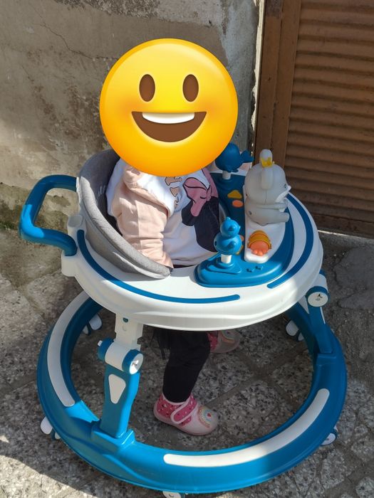 Продавам проходилка за бебе