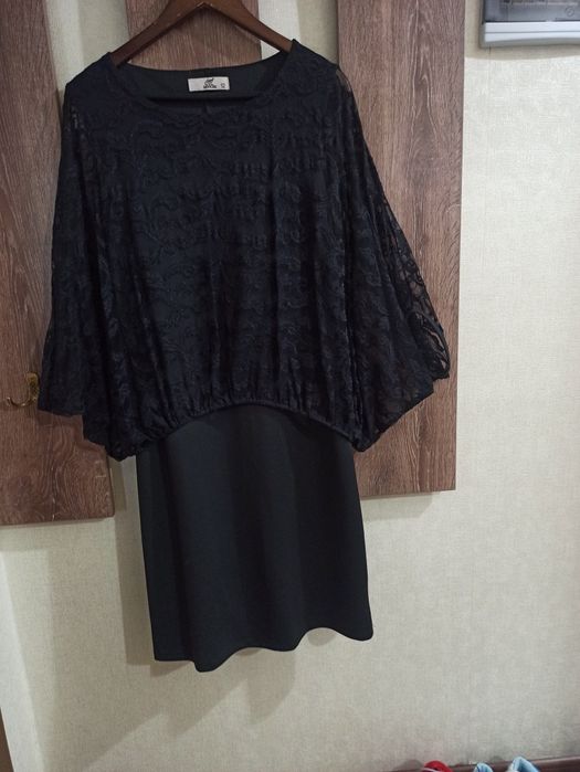 Продам б/у платья 46-52 размеры по