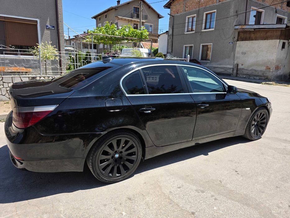 BMW E60 2005 година