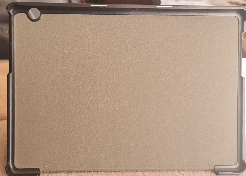 Tableta Huawei model T10 2gb ram 32 gb mem. Int si husa