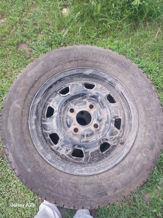 Продам шину с дисками