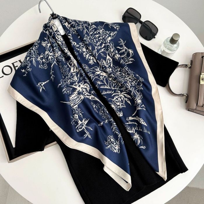 Платки в подарчоной упаковке!