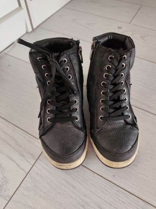 Две пары зимей обуви на мальчика р. 30