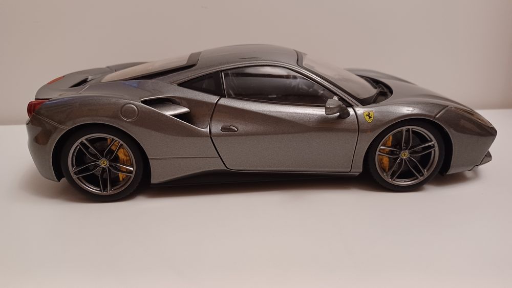 Machetă  Ferrari  488  , 1  18