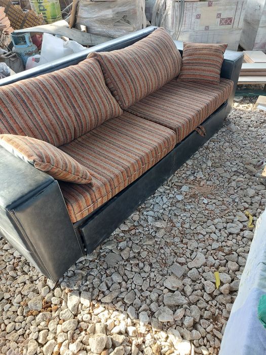 Диван с функция сън разтягащ се