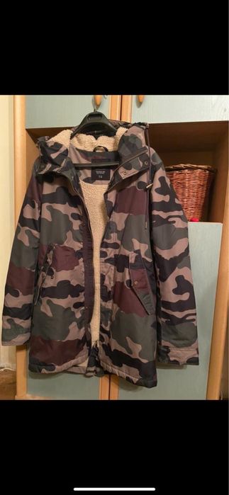 Парка -куртка . Размер S . Pull&bear