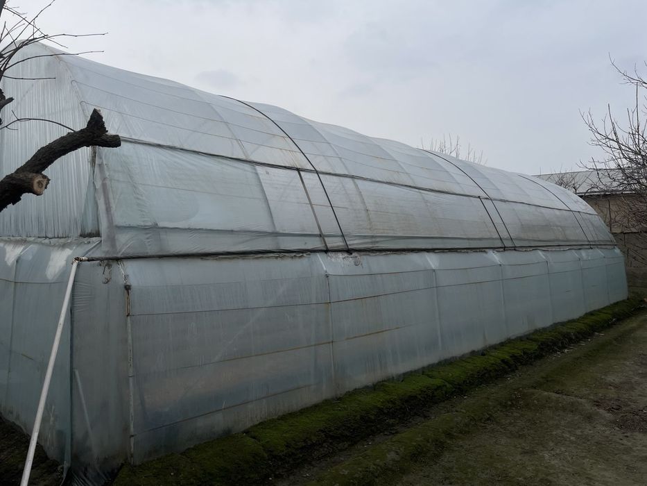 Issiq xona parnik sotiladi srochna !!!