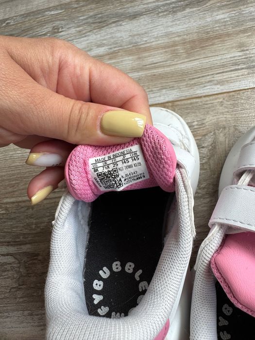 Adidas р-р 25 / 20 €