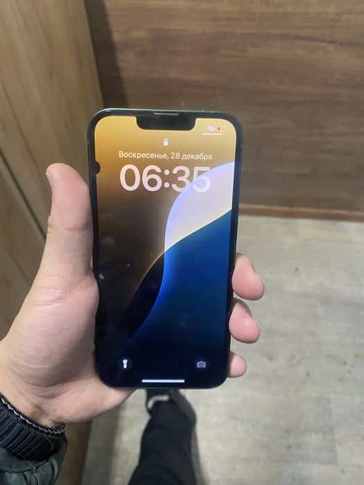 Продам айфон 13
