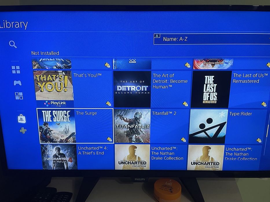 Playstation 4 Slim с акаунт пълен с игри