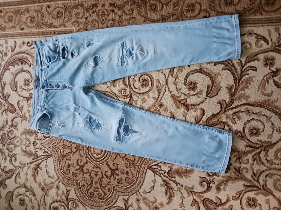 Женски дънки ХЛ накъсани