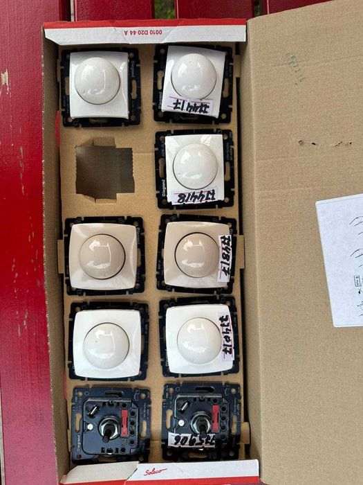 Разетки включатели