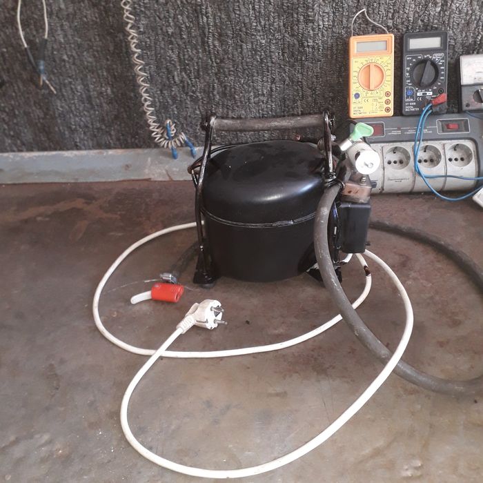 Компрессор 220 вольт.