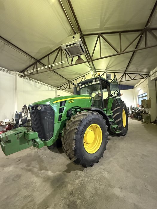 Vand tractor john deere 8330 in stare buna