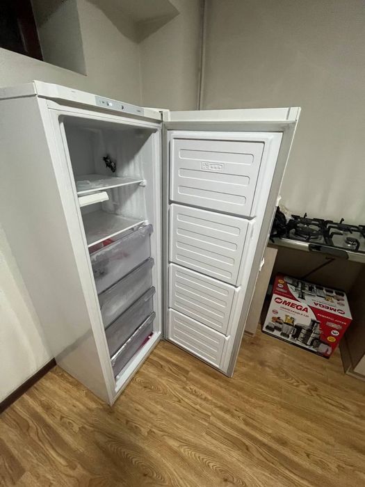 Морозильник Beko модель-RFSK215T01W