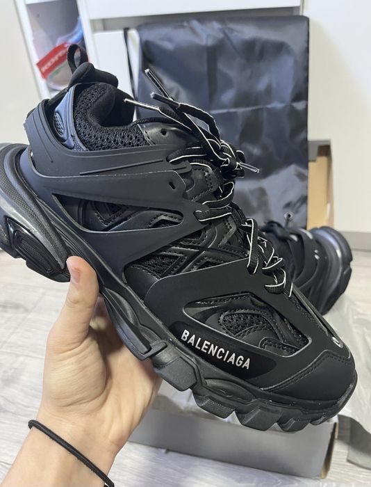 Balenciaga track