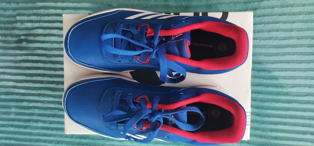 Adidas Нови маратонки оригинал UK 4 1/2.