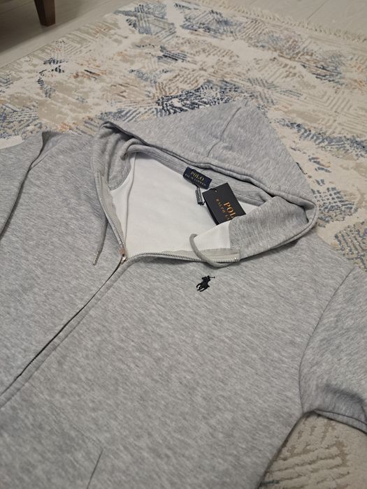 Продаю кофту поло