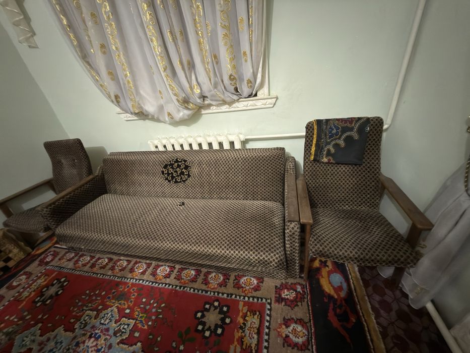 Mebel divan kreslo sotiladi